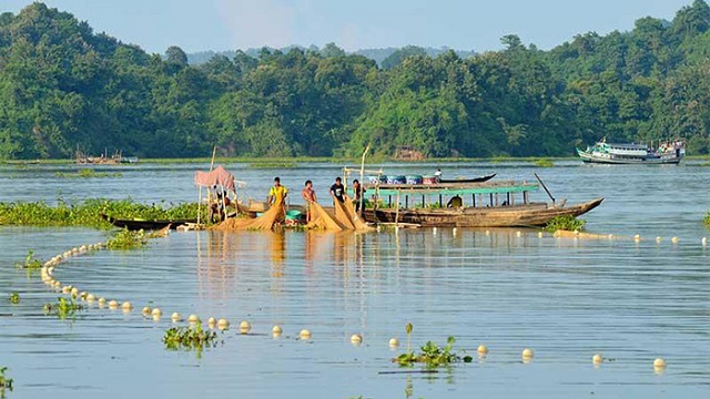 Kaptai+Lake+fishing+mbd-2