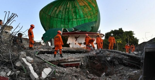 Indonesian+earthquake+death+reaches+555+mbd-3