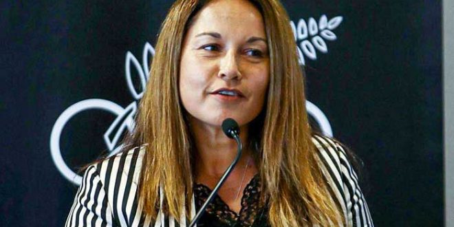 Diana-Puketapu-Lyndon