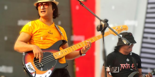 shafin-ahmed-miles-band-bass-guitarist-and-vocal-performs-during-the-bangladeshs-national-cricketers-get-a-warm-reception-by-the-bcb-to-celebrate-th-2RMWDD0